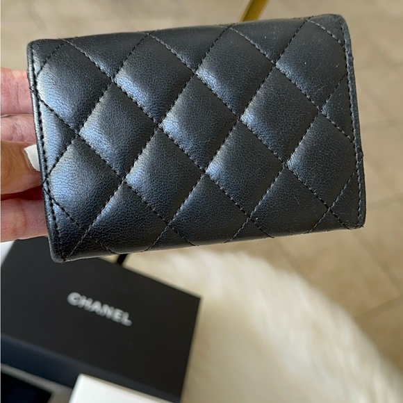 Auth Chanel Classic Flap Card Holder EUC comes w everything. Gift Ready! 🎁 - Picture 4 of 16